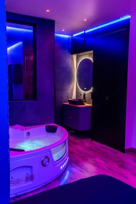 Апартаменты Blue Night - Jacuzzi - Bord De Seine Корбей-Эссон Экстерьер фото