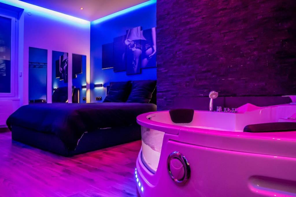 Апартаменты Blue Night - Jacuzzi - Bord De Seine Корбей-Эссон Экстерьер фото