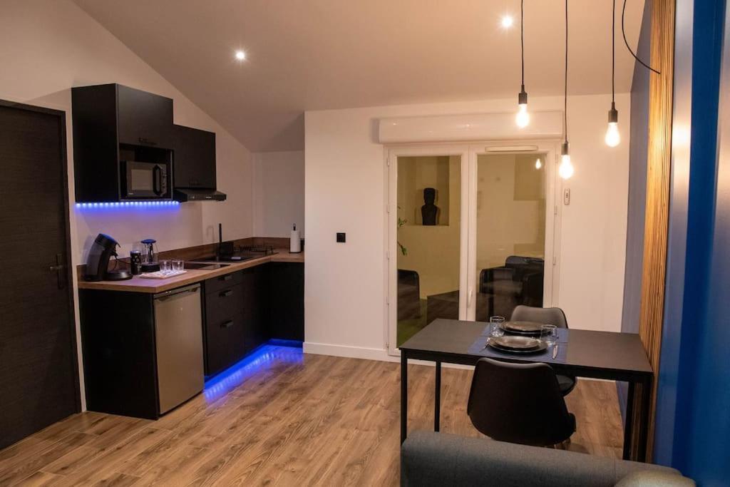 Апартаменты Blue Night - Jacuzzi - Bord De Seine Корбей-Эссон Экстерьер фото